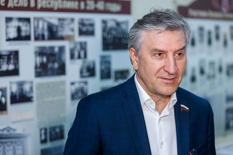Айрат Фаррахов: «Все, что касается нас, мы приложим максимум усилий на федеральном уровне для того, чтобы консенсус о наименовании этой должности на татарском языке, состоялся»