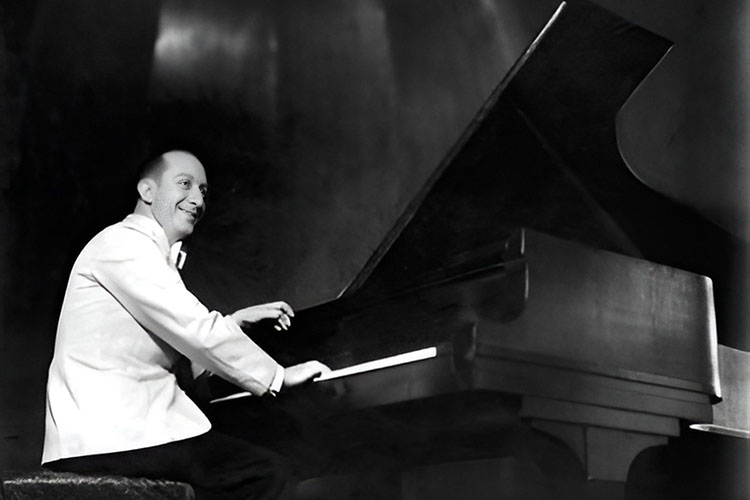 Говоря об известных музыкантах с еврейскими корнями, нельзя не упомянуть Жоржа Ротта — виртуозного пианиста с непростой судьбой