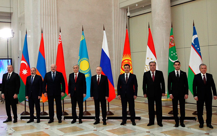 В последние предновогодние дни с 26 по 27 декабря в Санкт-Петербурге прошел неформальный саммит СНГ