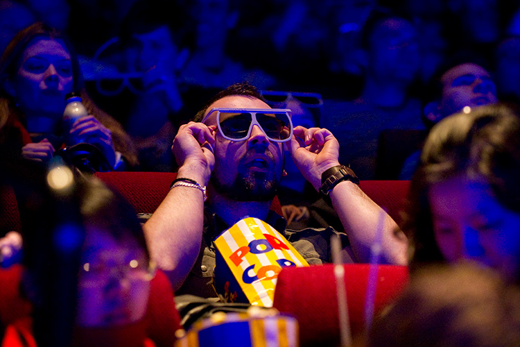 «Когда 13 лет назад выходил „Аватар“, под него переоборудовали кинотеатры, формат 3D был авангардной технологий. За последние годы большого прорыва в технике не было, 3D-фильмы выходят очень редко»