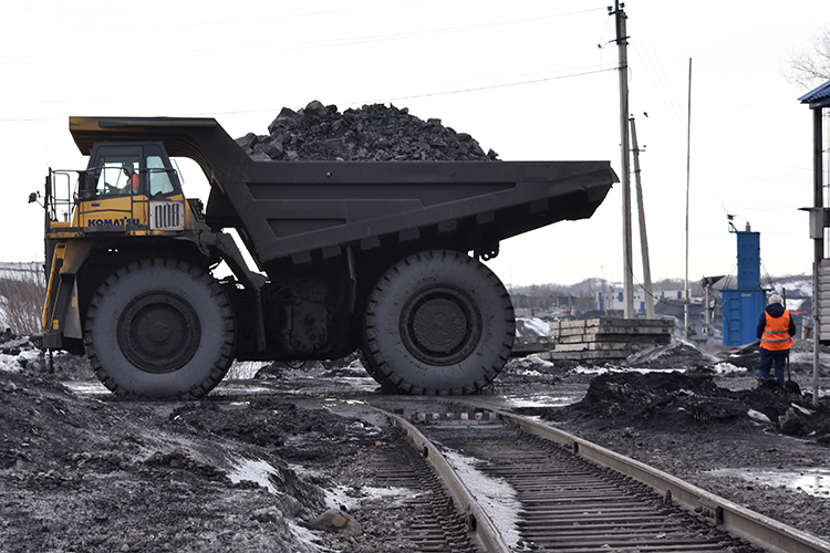 Несмотря на европейское эмбарго, добыча угля в России по итогам прошлого года выросла на 0,3% (в 2021-м году рост составлял 9%). Экспорт сократился, но его компенсировал рост поставок на внутренний рынок