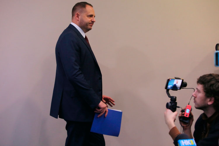 1 декабря 2020 года руководитель Офиса президента Украины Андрей Ермак (на фото) назначил Арестовича своим внештатным советником по вопросам стратегических коммуникаций в сфере нацбезопасности и обороны