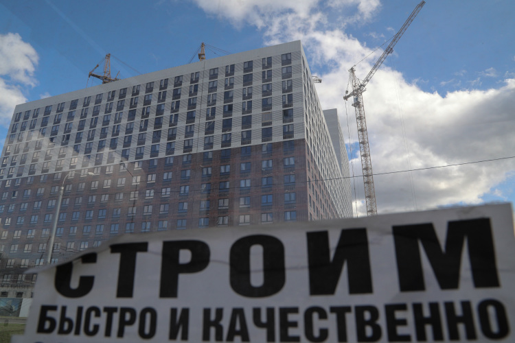 В Москве на 1- млн разгуляться не получится: найти можно «однушку» рядом с МКАДом. Есть предложения новостроек в пределах 8,5 млн рублей, с ожиданием ключей до 2025 года
