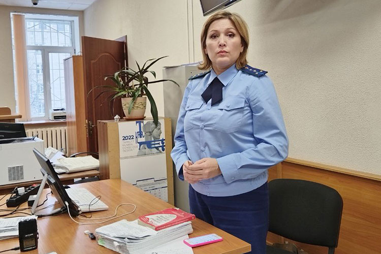 Гособвинитель, помощник прокурора Приволжского района Чулпан Шаехова почти в течение часа перечисляла, какие преступления совершили экс-полицейские