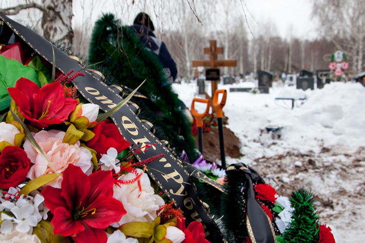 «Бердыев первым позвонил и попросил поклониться у могилы»: не стало Алексея Семенова