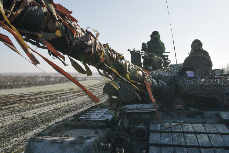 В районе Угледара в ДНР удалось перерезать несколько основных трасс, по которым шло снабжение украинских войск техникой и живой силой