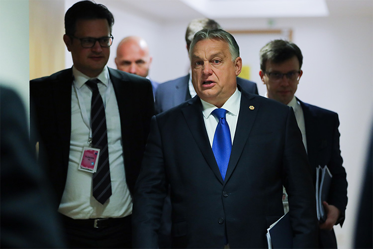 Виктор Орбан сказал, что, мол, мы еще в 2010 году поняли, что ЕС и НАТО уже не очень для нас привлекательны