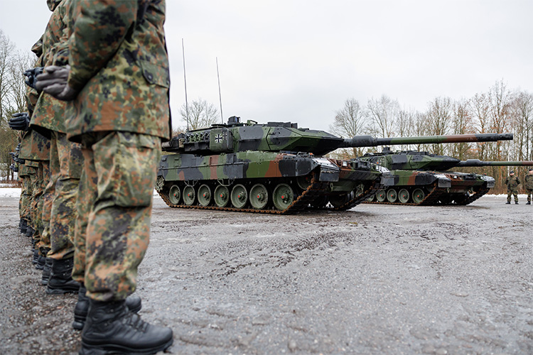Le Figaro на неделе опубликовали результаты опроса о том, как читатели относятся к поставкам танков на Украину. В опросе участвовал примерно 200 тыс. человек. Из них «за» высказались примерно 47%, «против» — 52%