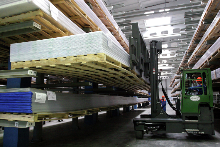 «СафПласт» занимает первое место в России по производству экструзионных полимерных листов, ежегодно выпуская 15 млрд кв. м продукции