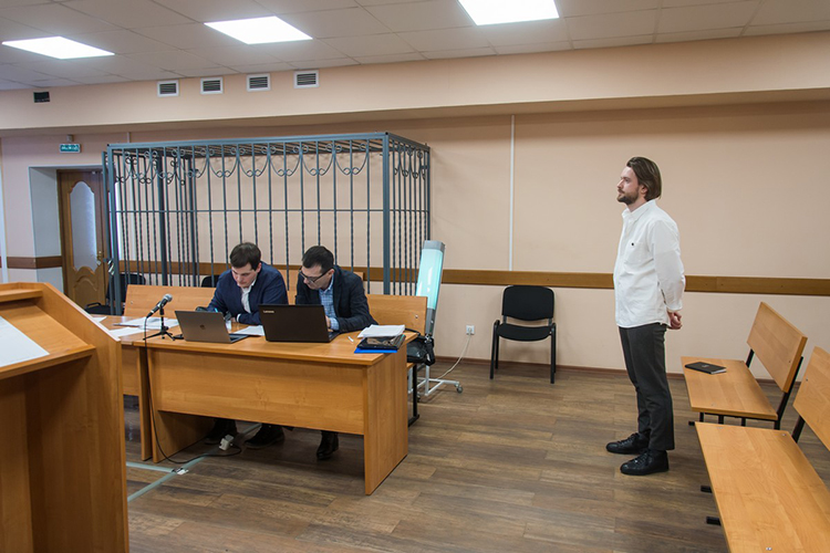 В Альметьевском городском суде со второй попытки стартовал процесс по уголовному делу в отношении главного архитектора города — 35-летнего Антона Севастьянова