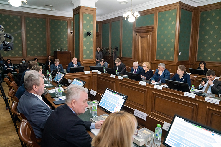 В КФУ депутаты собрались, чтобы заслушать отчет университета о работе в рамках программы «Приоритет-2030»