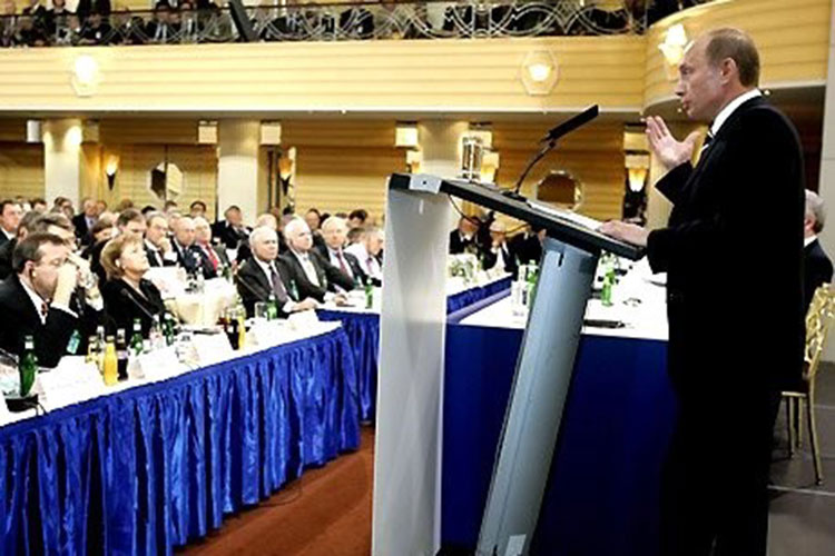 Владимир Путин на Мюнхенской конференции в 2007 году