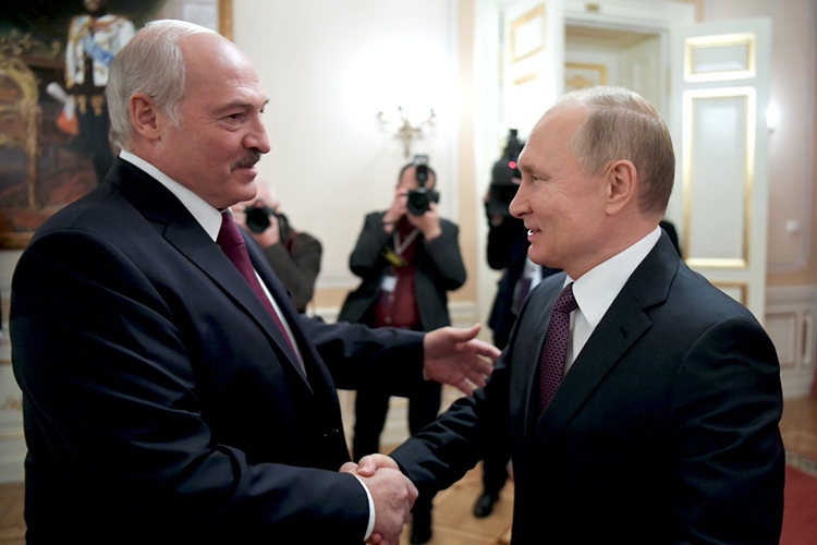В преддверии послания Федеральному Собранию Владимир Путин встретился в Москве с президентом Белоруссии Александром Лукашенко