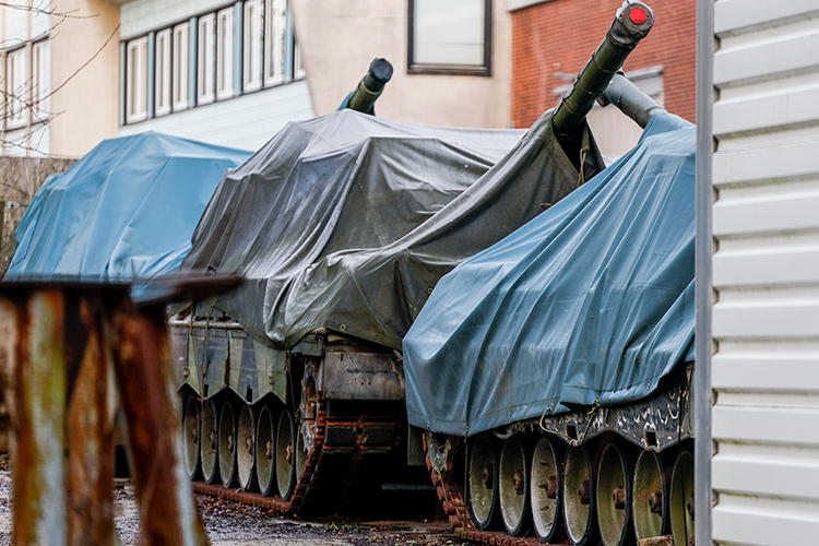 «Исключительное предназначение» передаваемых Мадридом Киеву танков Leopard — «оборона, а не агрессия против России», заявила министр обороны королевства Маргарита Роблес