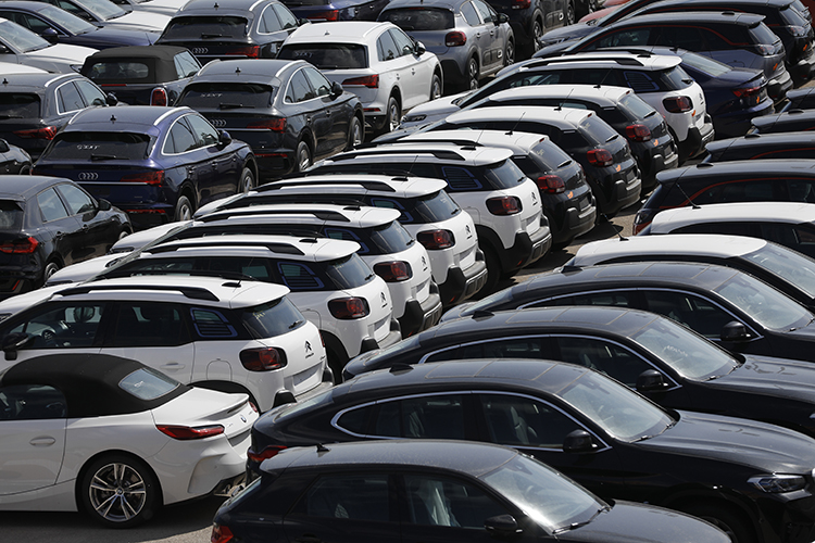По мнению Соколова, автомобильный импорт в 2022 году вырос более чем на 18%. При этом импорт физическими лицами вырос в 14 раз — до 54 тыс. машин