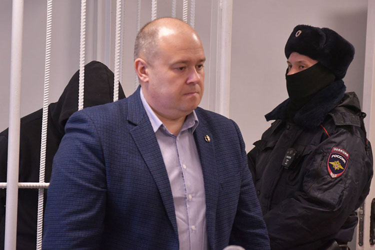Защита все же надеялась получить другой ответ от эксперта, и адвокат Виталий Секерин попытался подвести Вахрушева к выгодным для обвиняемого выводам