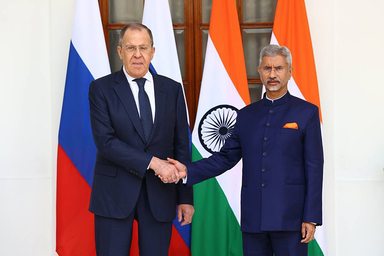 Глава МИД РФ Сергей Лавров прибыл в Индию, где 2 марта пройдет встреча министров иностранных дел стран «Большой двадцатки» (G20)