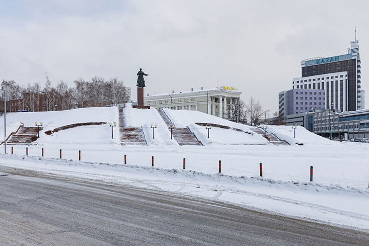 Знаковое историческое место Казани между улицами Некрасова и Бутлерова отныне не будет пустым зеленым холмом