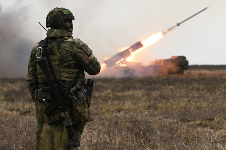 На луганском участке, продолжает Wargonzo, подразделения ВС РФ предпринимают походы на Белогоровку, которые завершаются возвращением в исходный пункт