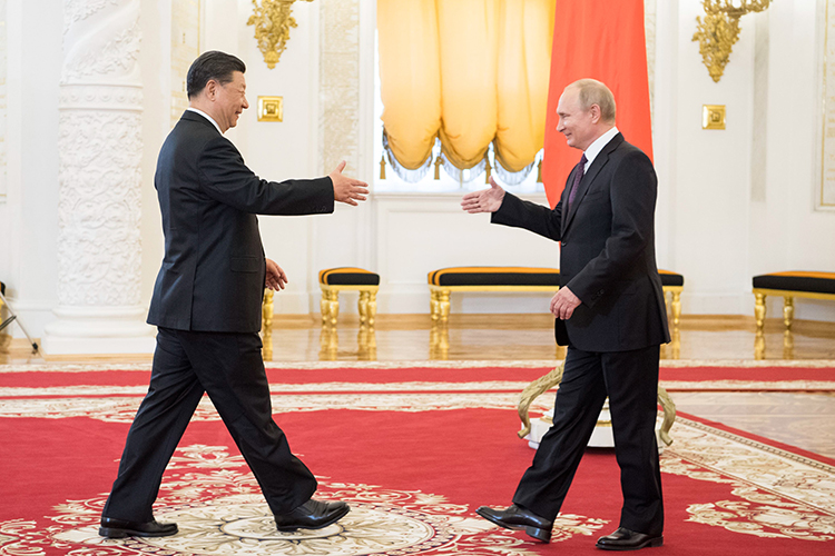 Владимир Путин (справа) отправил «дорогому другу» поздравительную телеграмму