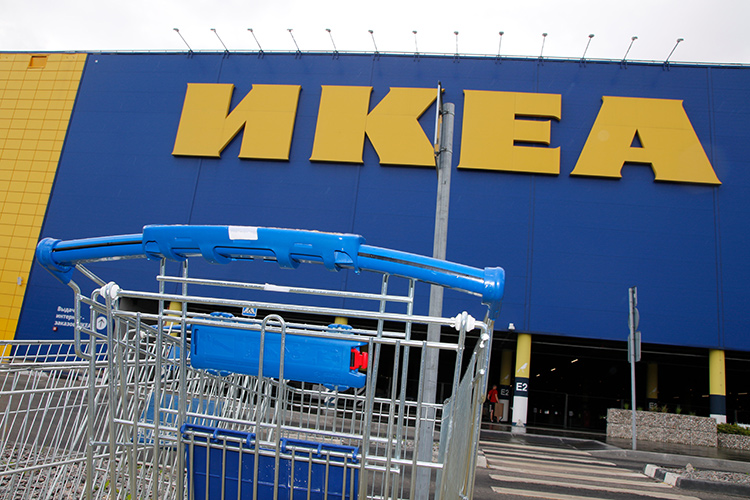 Минпромторг РФ расширил перечень товаров параллельного импорта, включив в него продукцию многих покинувших стану брендов, в том числе IKEA, узнали «Известия»