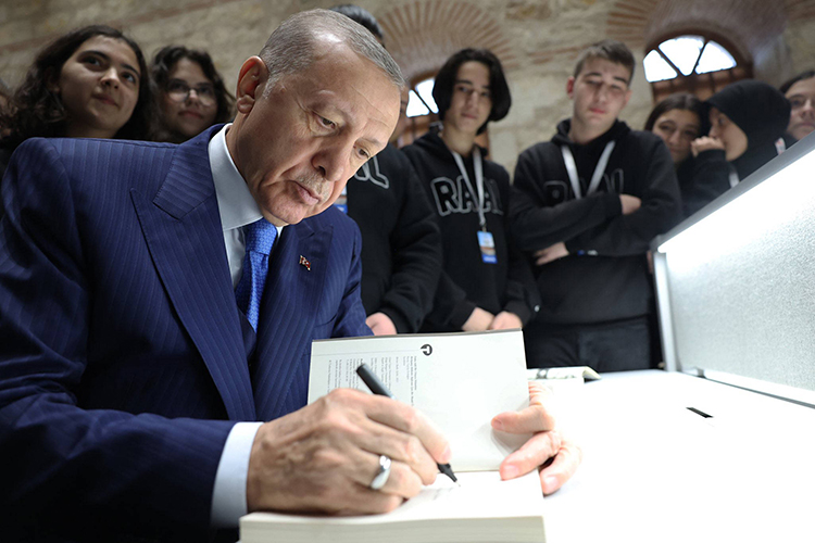 В конце мая в Турции пройдут выборы президента, и нынешний лидер страны Реджеп Тайип Эрдоган, безусловно, поднимает себе рейтинг в роли «миротворца»