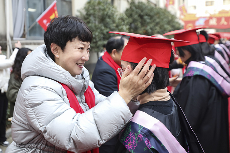 В Китае своя система высшего образования, она аналогична западной (Болонской) системе и включает в себя три ступени: бакалавриат, магистратура и докторантура