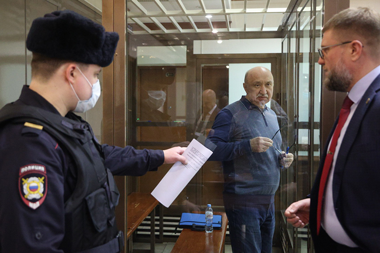 В конце прошлой недели Мосгорсуд в очередной раз продлил срок содержания под стражей экс-ректора КФУ Ильшата Гафурова
