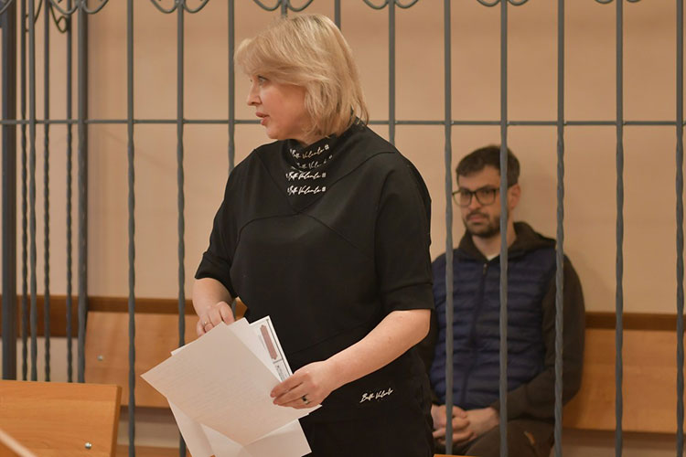 В качестве защитника Подовалова выступила адвокат-мастодонт из Казани — Наталья Жажнева, которой не впервой работать с громкими делами