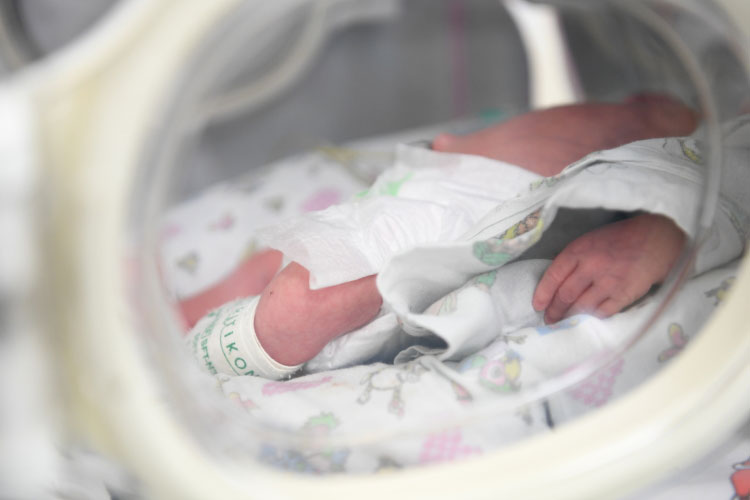 В Татарстане неонатологи стараются спасти всех новорожденных, выхаживают малышей с экстремально низкой массой тела