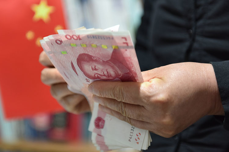 56 млрд рублей компания Маганова разместила в китайских юанях, а в долларах оставили всего порядка 10 млрд рублей