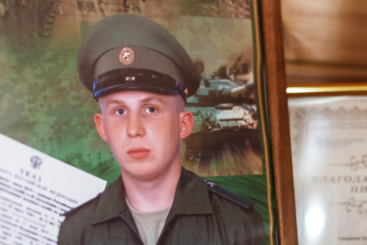 Найти сержанта Смирнова: как семья из Татарстана год ищет пропавшего на СВО сына-танкиста