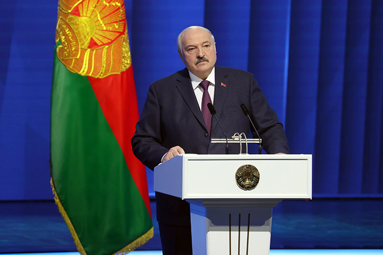 «Главное в выступлении Александра Лукашенко — это не его мирные предложения по конфликту в Украине. А его заявление о том, что в Беларуси будет размещено тактическое ядерное оружие России»