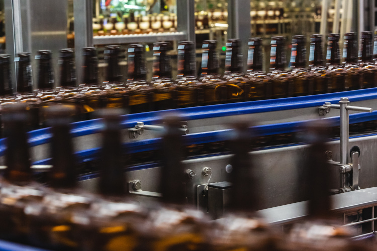 Обязательная маркировка пива, напитков, изготавливаемых на основе пива, и отдельных видов слабоалкогольных напитков начнется с 1 апреля. Производители и импортеры должны будут наносить средства идентификации и представлять соответствующую информацию в информационную систему мониторинга