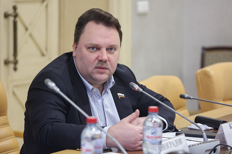 Артем Кирьянов: «Наверное, не проходит ни одной пленарной недели в Госдуме, на которой не поднимались бы те или иные аспекты, связанные с безопасностью в интернете»