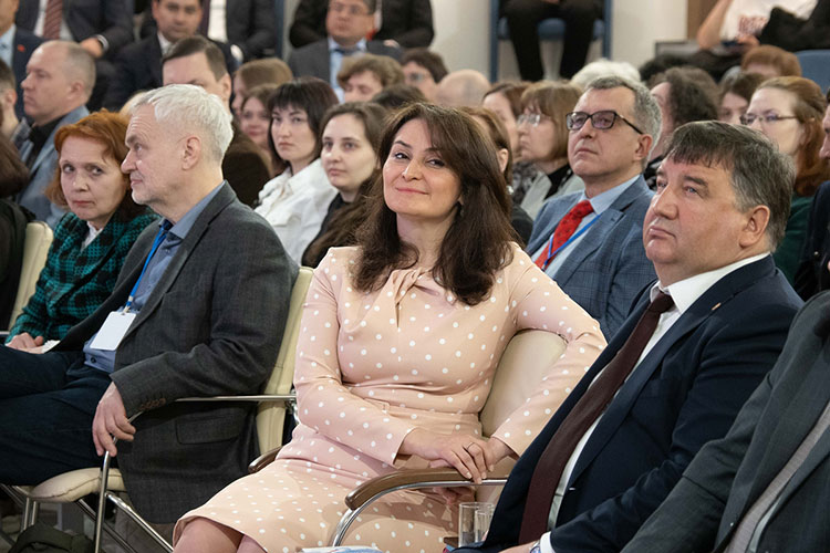 Татарстанскую власть на мероприятии представляла вице-премьер Лейла Фазлеева