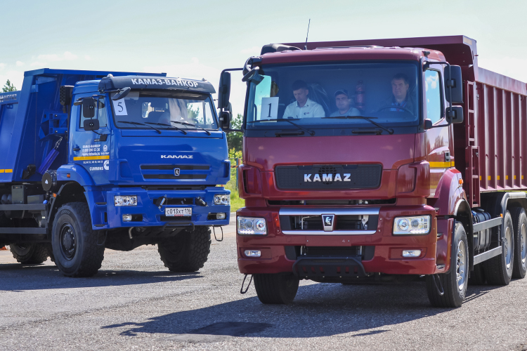 По условиям договора, ТФК должна была поставить КАМАЗы и двигатели, а «Кама-грузовик» — принять их и оплатить