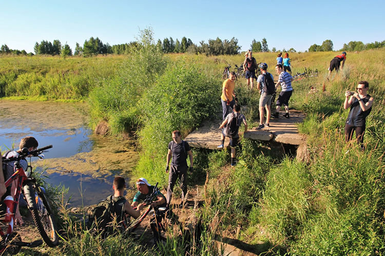 Завтра в Казани открывается летний велосезон «Крути вдоль реки», который команда Стратегии развития Казанки ежегодно организуют совместно с сообществом KazVel. Велосипедисты проедут и по новому велопешеходному маршруту вдоль Кремлевской дамбы