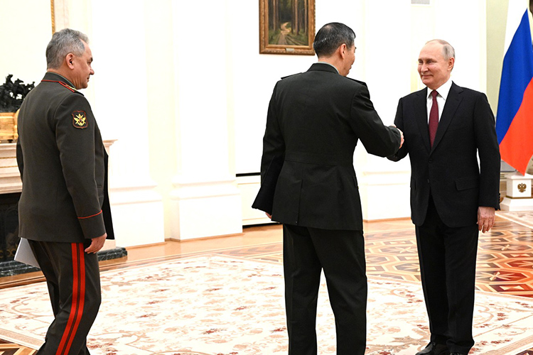 На этой неделе в Россию прибыл министр обороны Китайской народной республики Ли Шанфу. Это был его первый зарубежный визит после вступления в должность