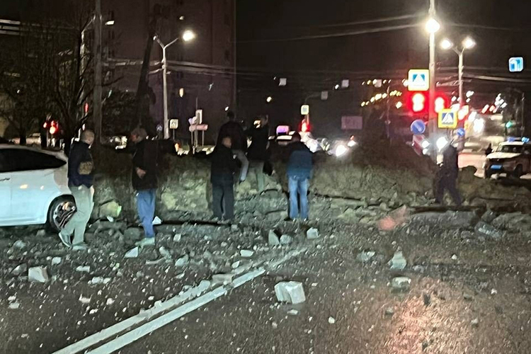 Взрыв в Белгороде произошел из-за нештатного падения боеприпаса с самолета Су-34 воздушно-космических сил России. Проводится расследование