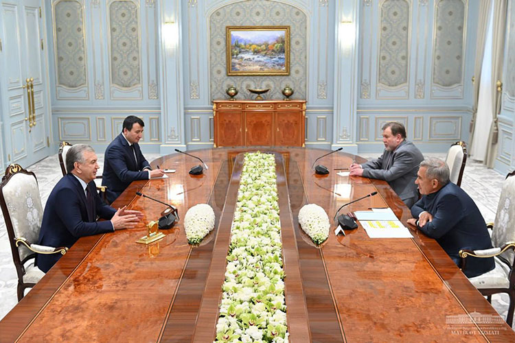 Каждый такой визит сопровождается и личной встречей с президентом Узбекистана Мирзиёевым