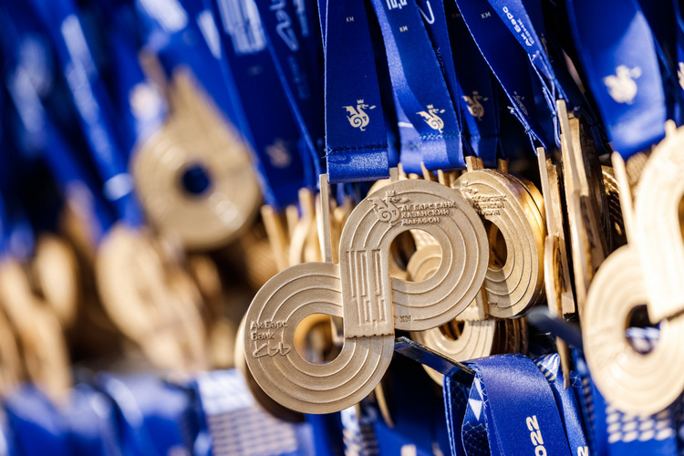 Каждый год у медалей «Казанского марафона» уникальный дизайн