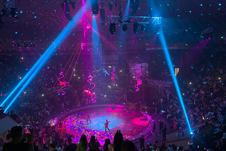 В эту пятницу в Казани прошла вечеринка — ночное шоу в Казанском цирке