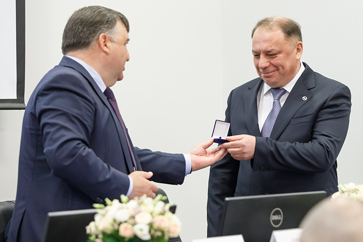 Представление Шигабутдинова в новом статусе прошло в университетской клинике КФУ с участием министра и ректора