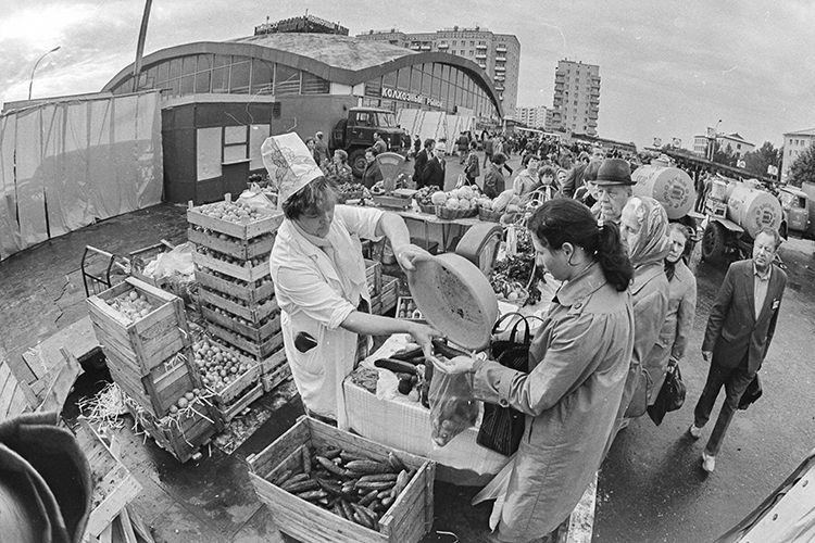 Московский рынок — один из старейших базаров Казани. Его открыли в 1976 году
