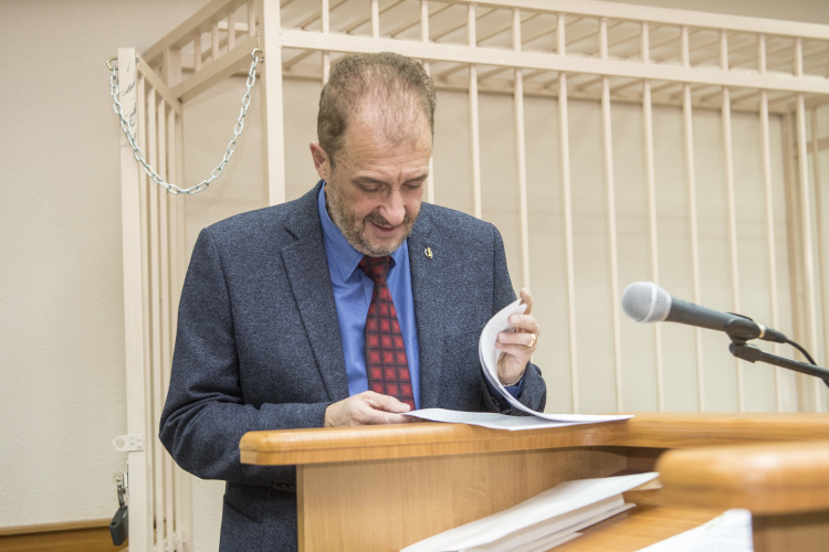 Адвокат Юшко Олег Шемаев в беседе с корреспондентом «БИЗНЕС Online» отметил, что по закону показания свидетеля, который не может сослаться на «источники осведомленности», недопустимы