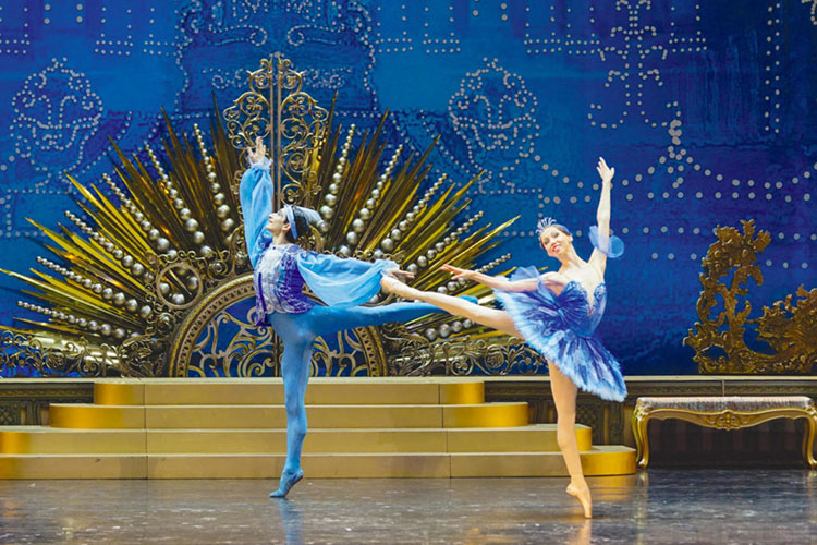 Открылся форум в минувшую пятницу «Спящей красавицей» — «балетом балетов», как называл ее Рудольф Нуриев, что вполне закономерно (Фото с показа спектакля в 2021 году)