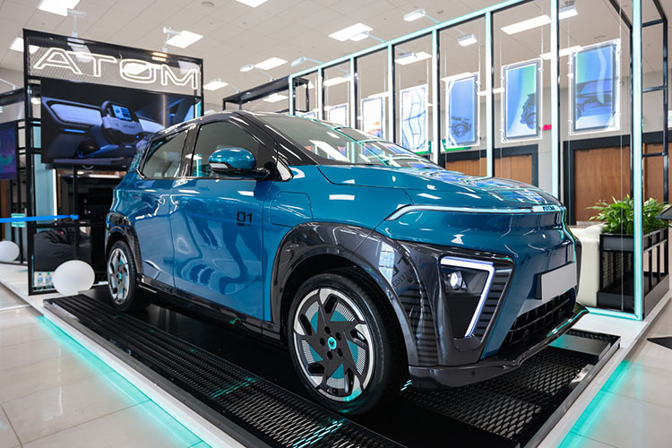Главной звездой дня на форуме «Россия — Исламский мир: KazanForum 2023» стал новый татарстанский автомобиль Atom
