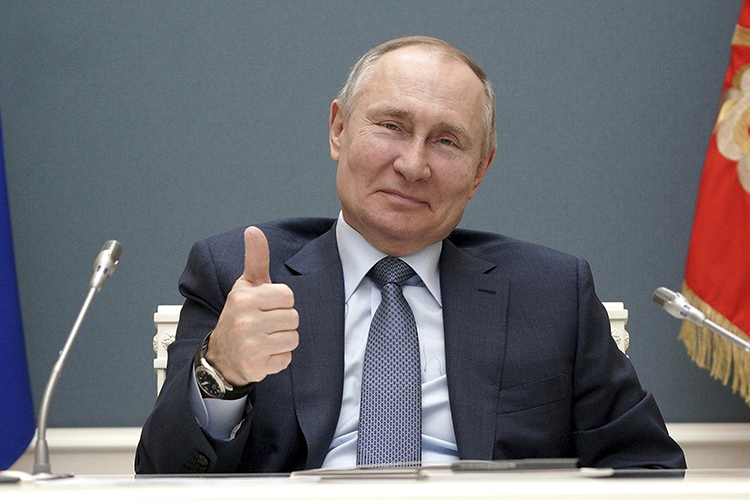 Президент России Владимир Путин поздравил Эрдогана одним из первых. «Дорогой друг, примите искренние поздравления по случаю вашего переизбрания на пост президента»
