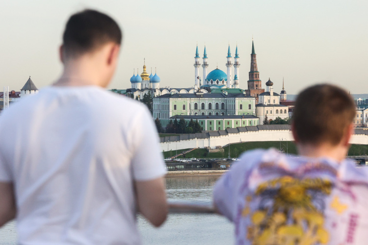 Поток иностранных туристов пока не восстановился, рассказал Иванов позднее. Если раньше было много гостей из Европы, сейчас надежды возлагаются на рынок ОАЭ и Китая
